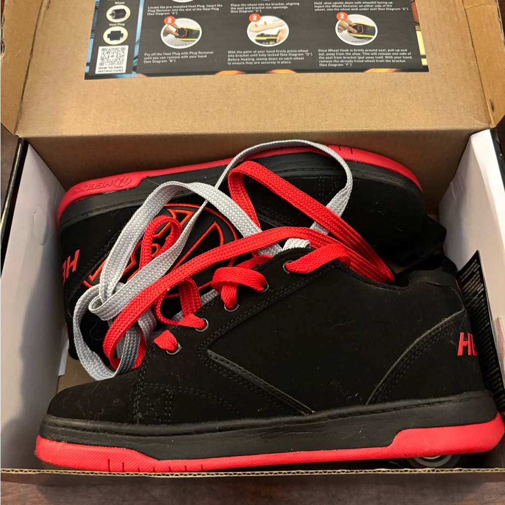 Heelys Propel 2.0 Skate Sneakers‎ Youth Size 6 Black, Red